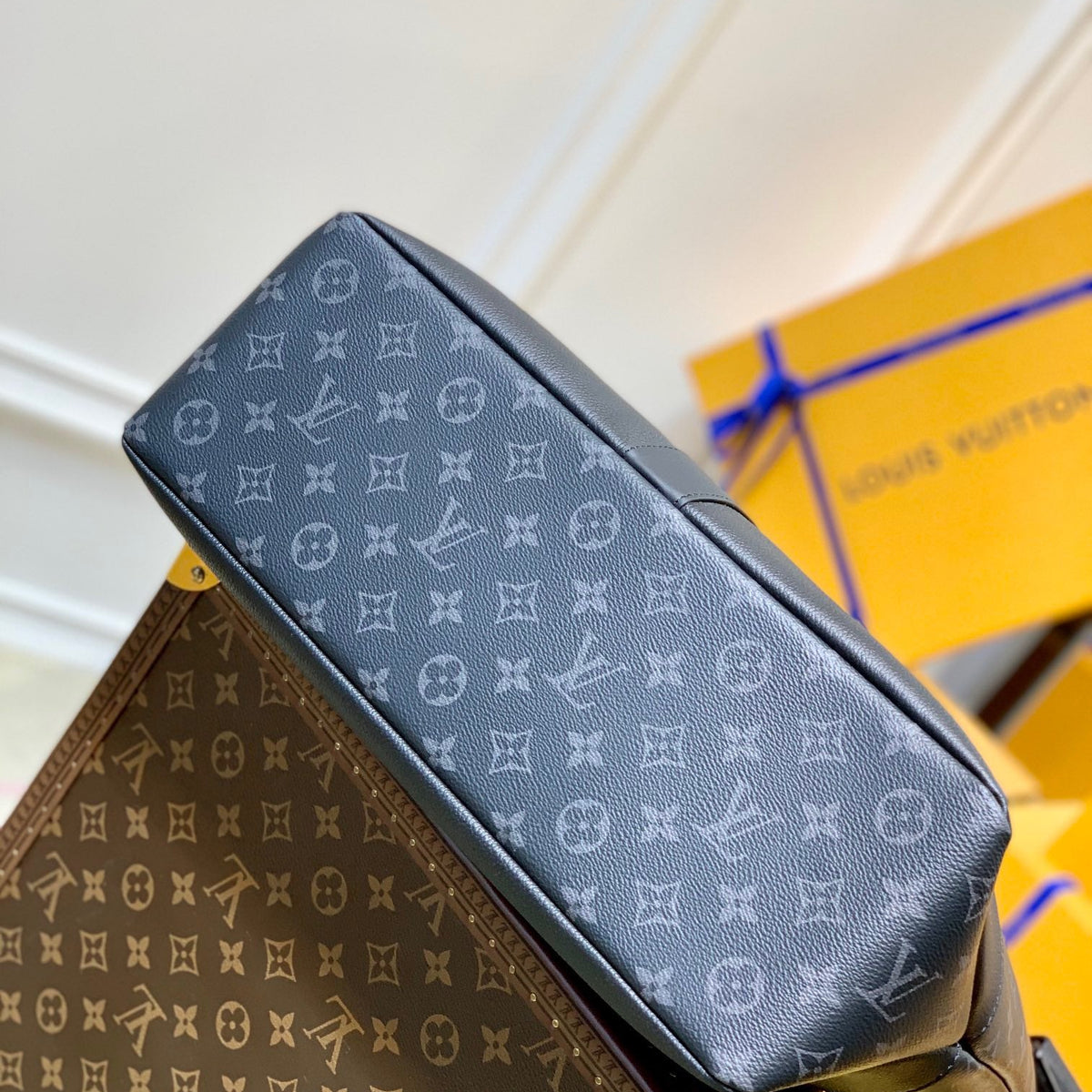 LOU SAUMUR TOTE