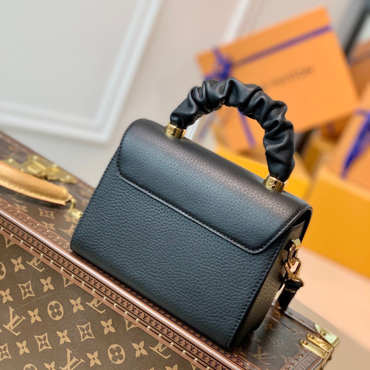 LOU TWIST PM BAG