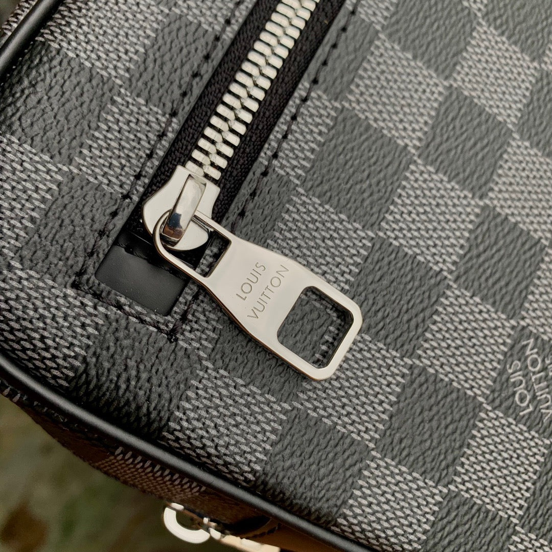 LOU POCHETTE KASAI
