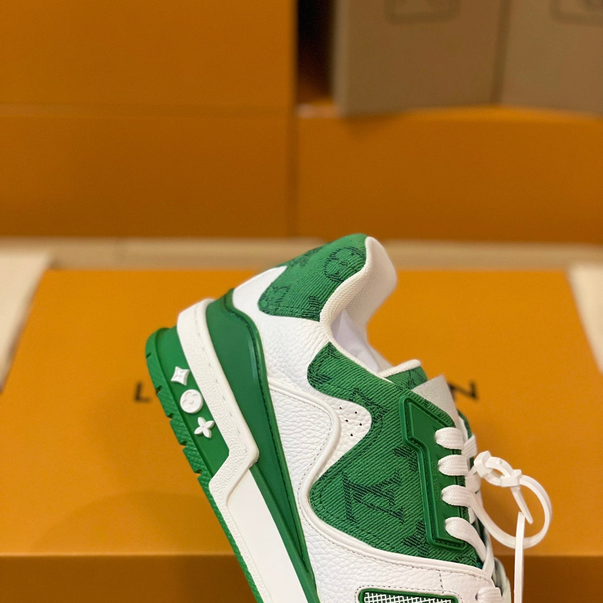 LOU TRAINERS