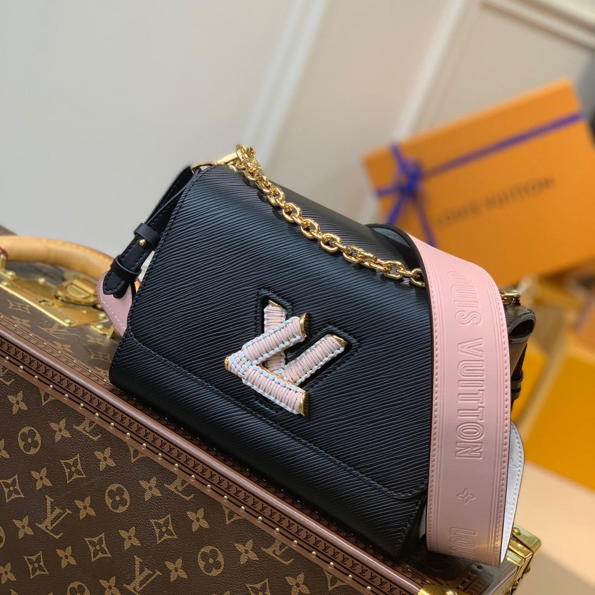 LOU TWIST PM BAG