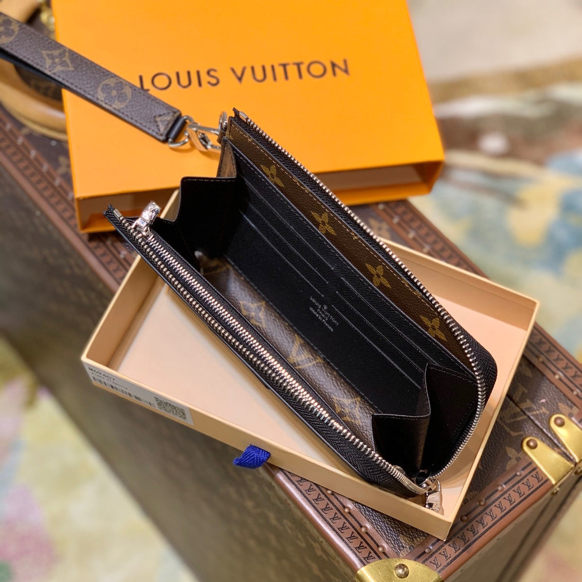 LOU ZIPPY DRAGONNE WALLET