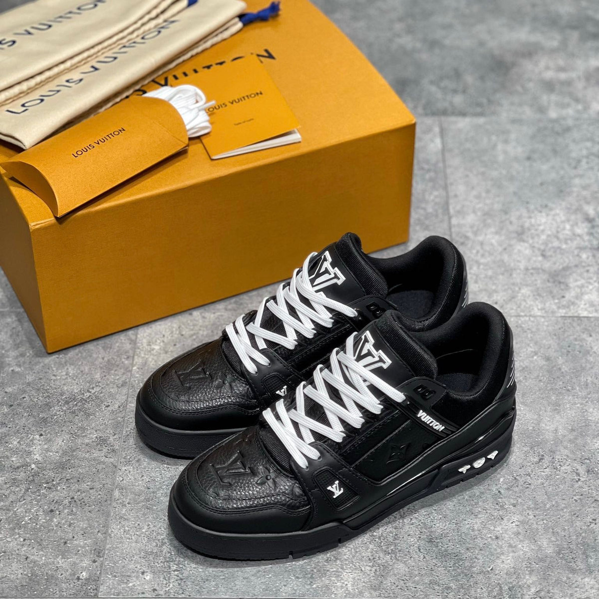 LOU TRAINERS