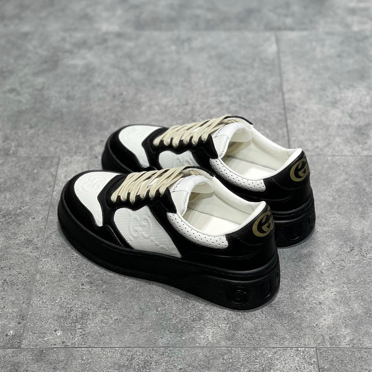 GG EMBOSSED SNEAKER