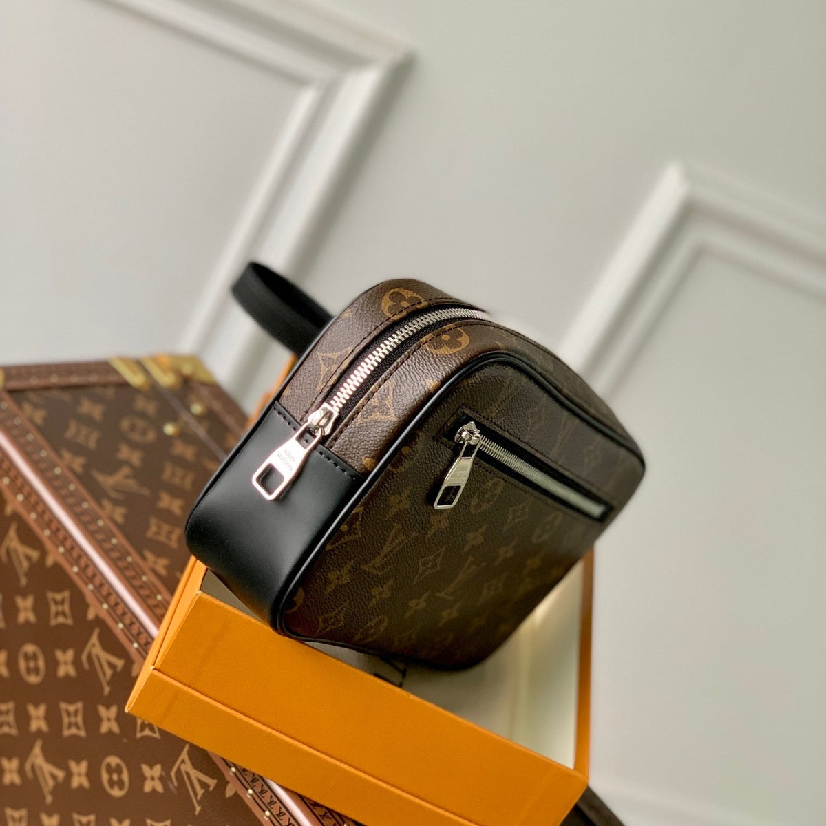 LOU POCHETTE KASAI