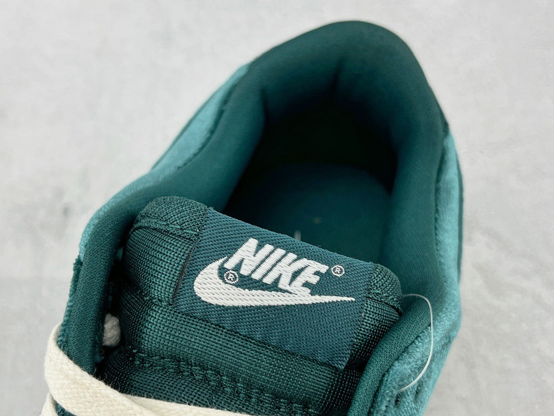 DUNK LOW ATOMIC TEAL