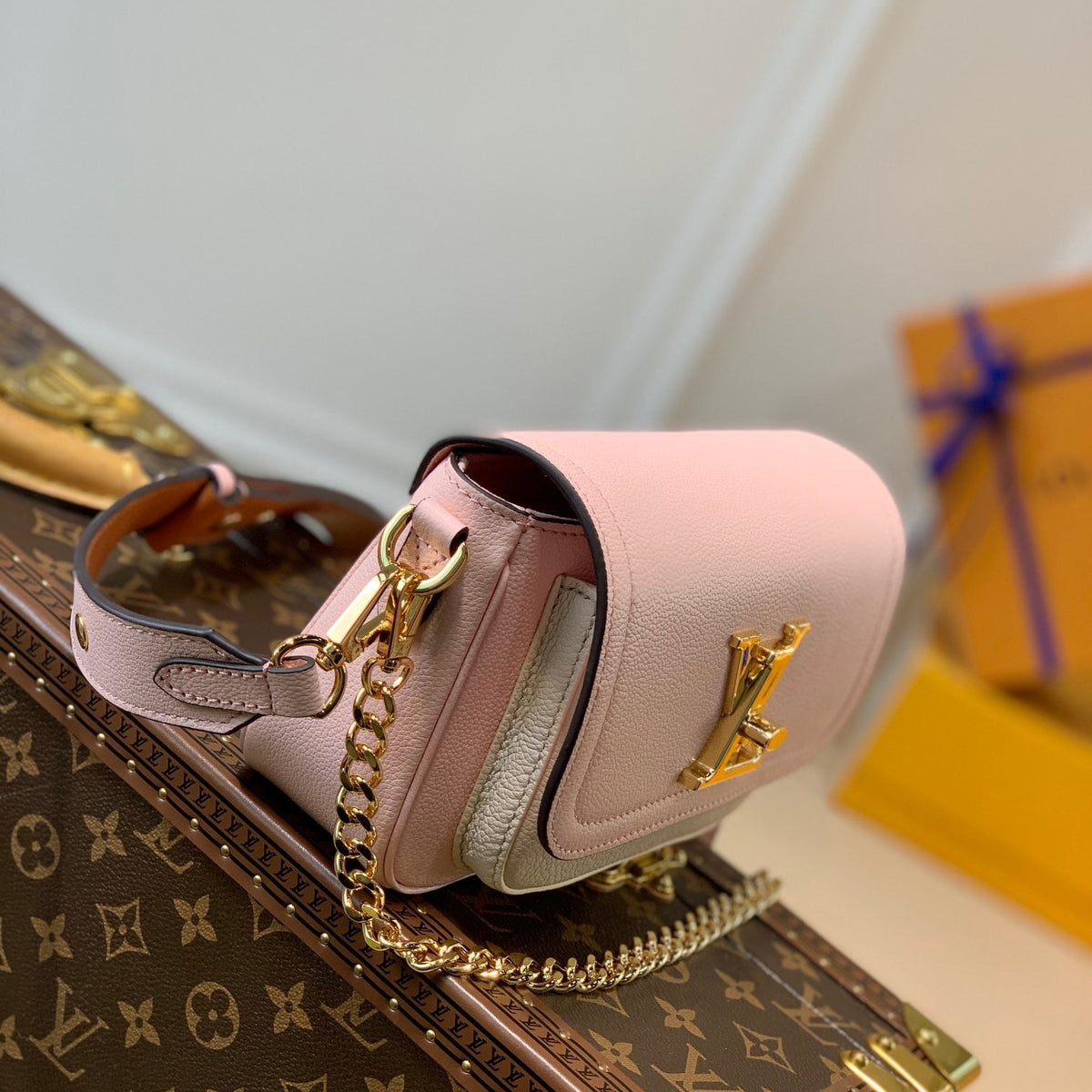 LOU LOCKME TENDER BAG