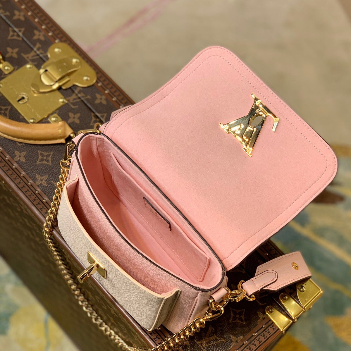 LOU LOCKME TENDER BAG