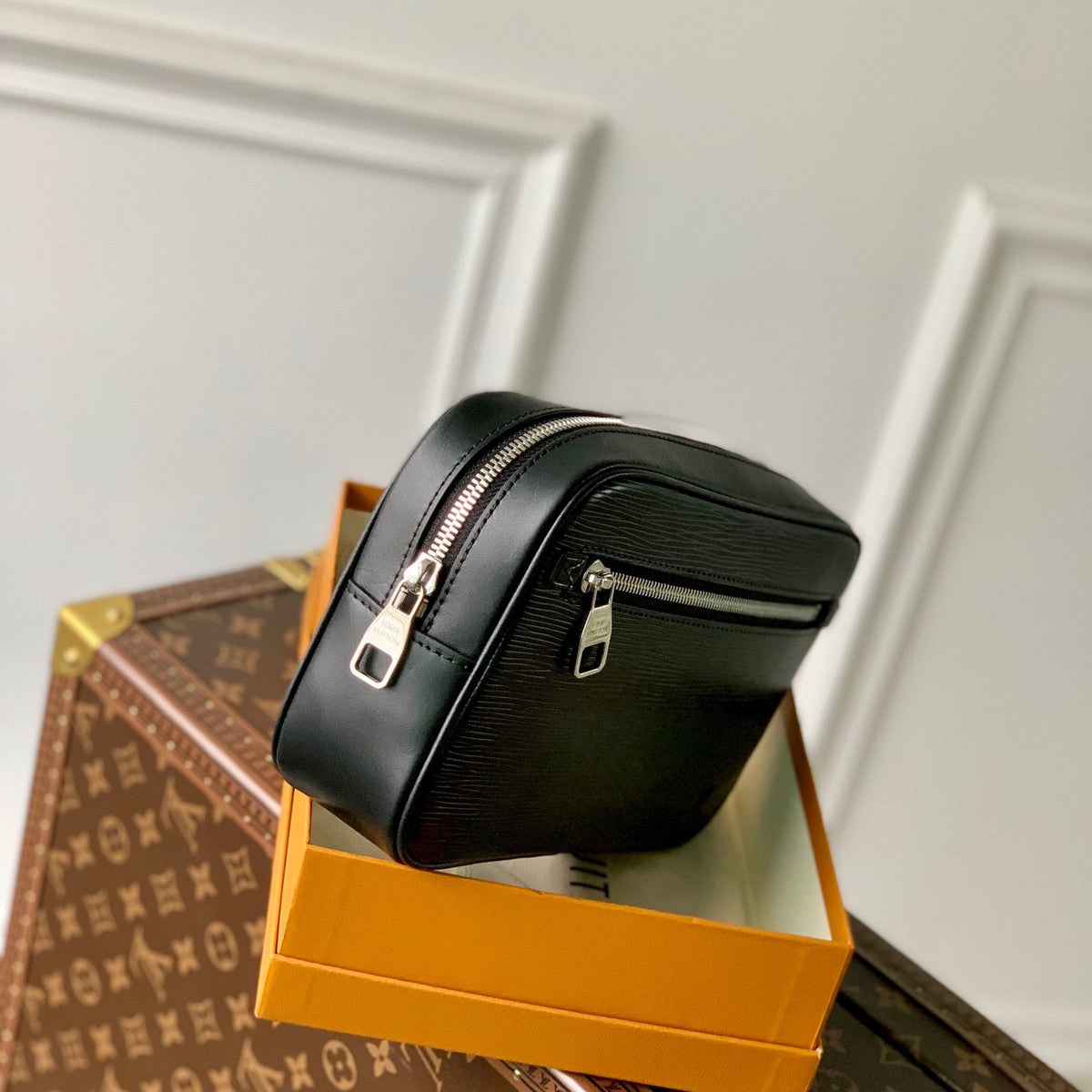 LOU POCHETTE KASAI