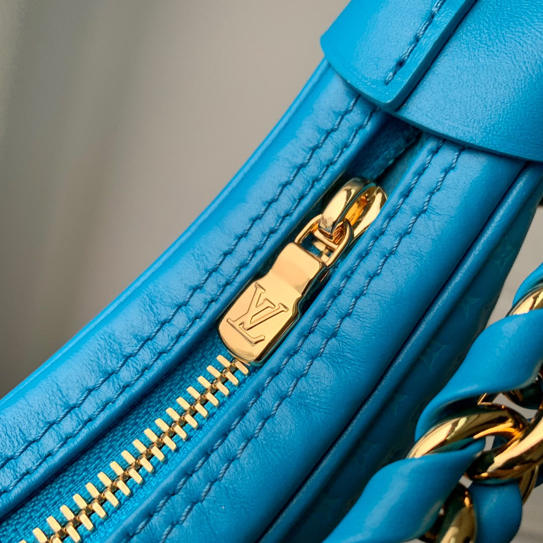 LOU LOOP BAGUETTE BAG