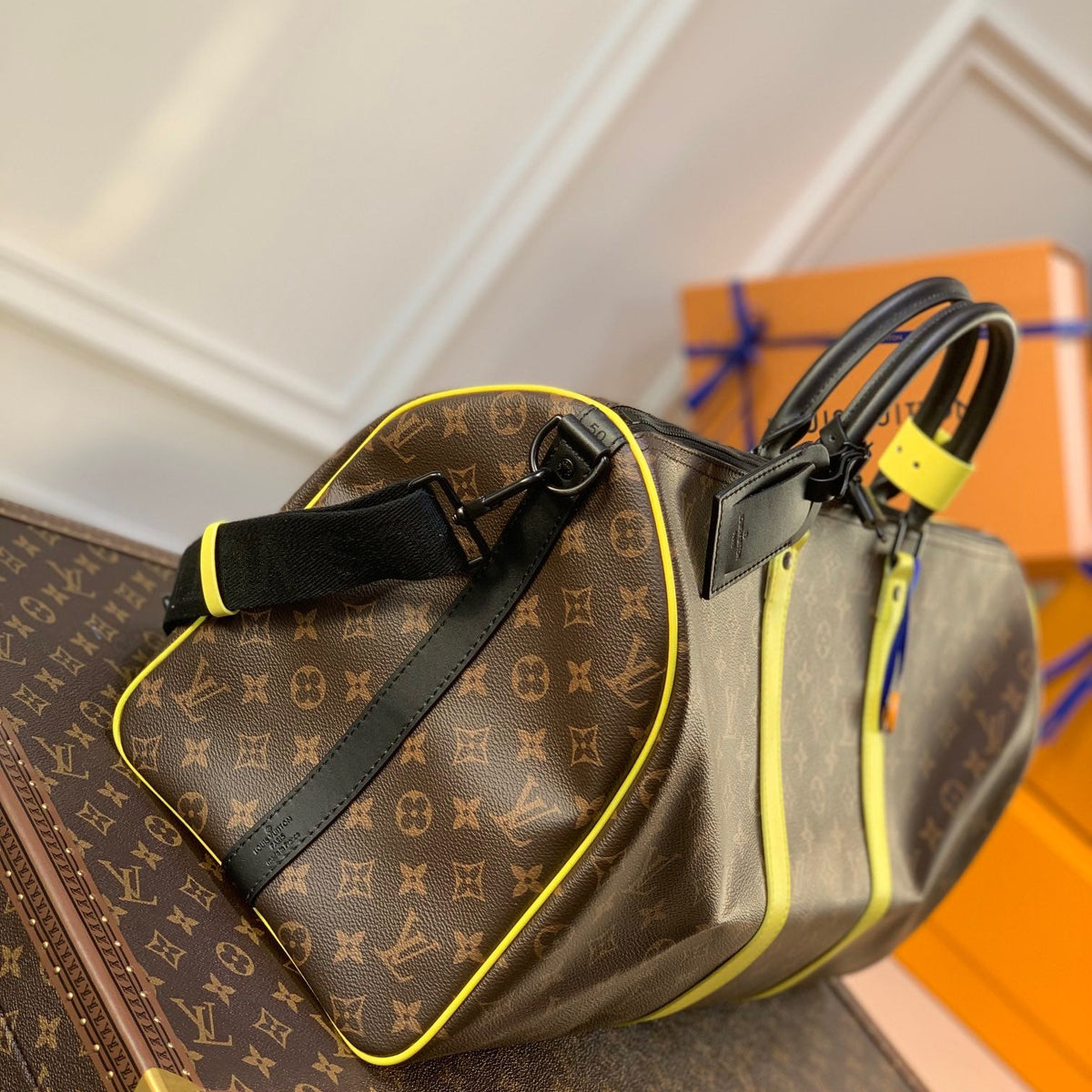 LOU KEEPALL BANDOULIÈRE 50 BAG