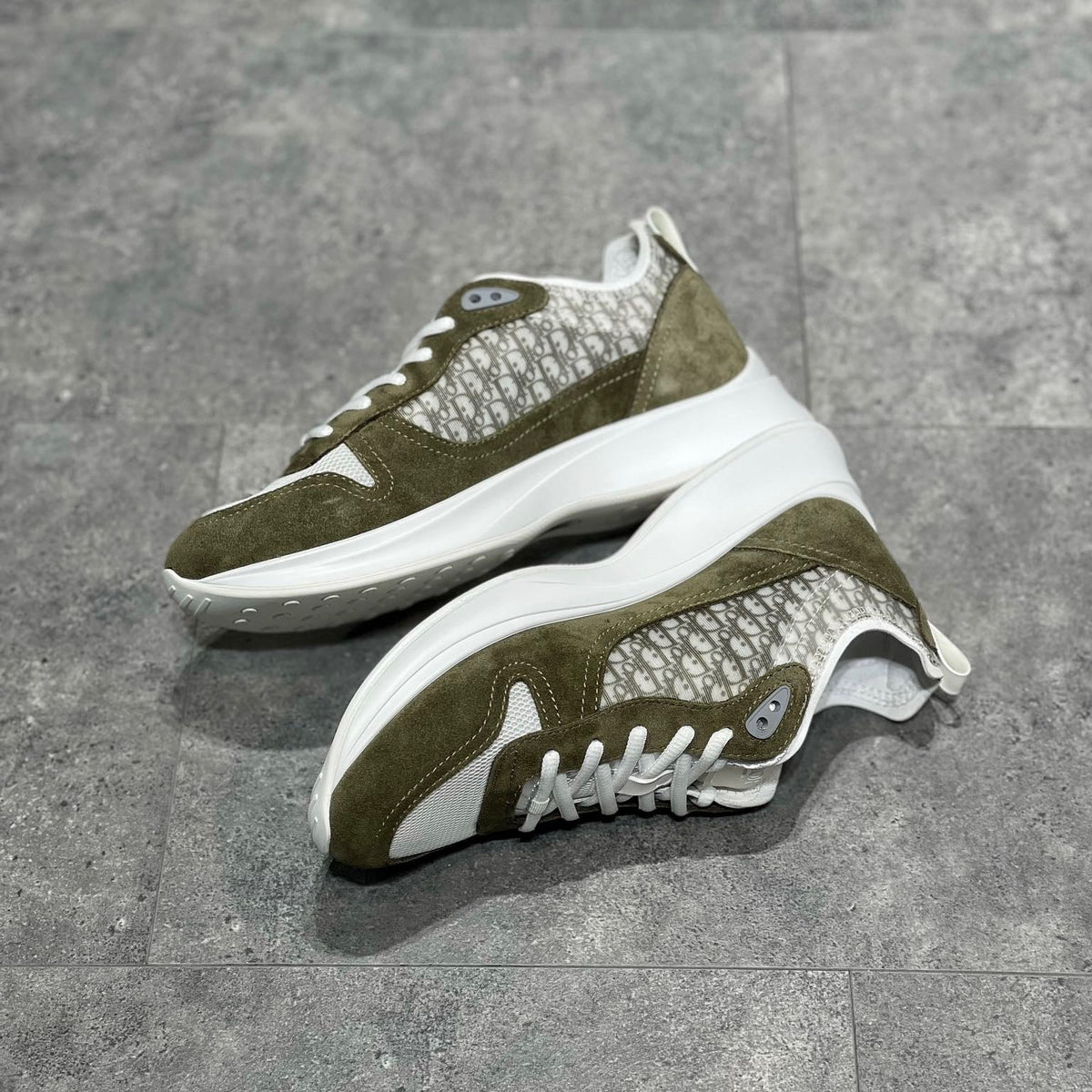 CD B25 SNEAKERS