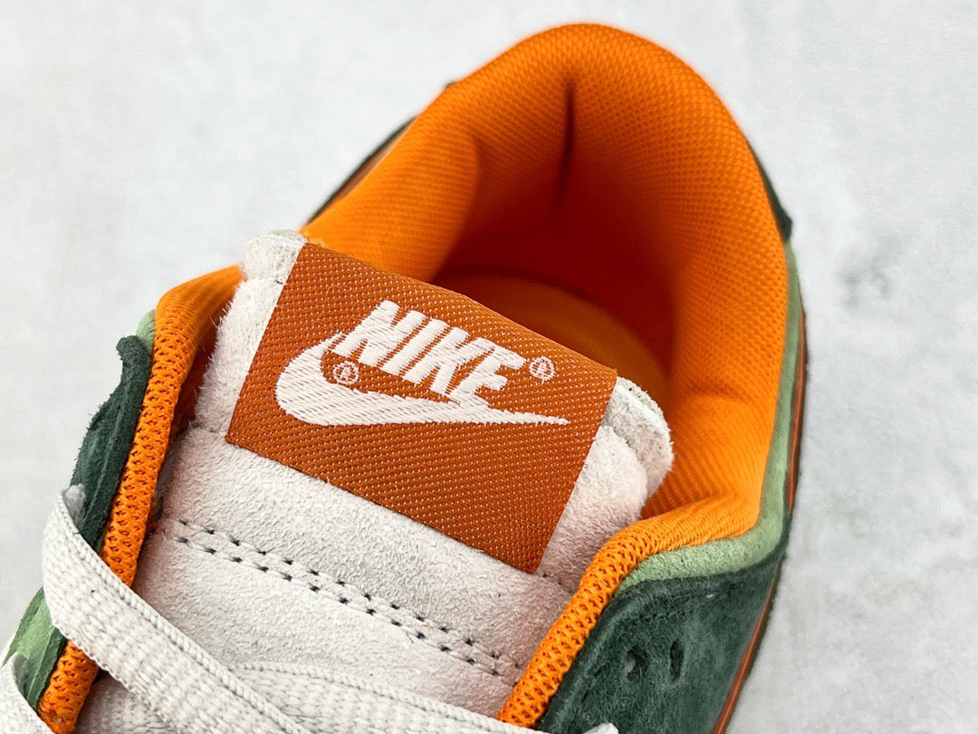 DUNK LOW x OTOMO KATUSHIRO