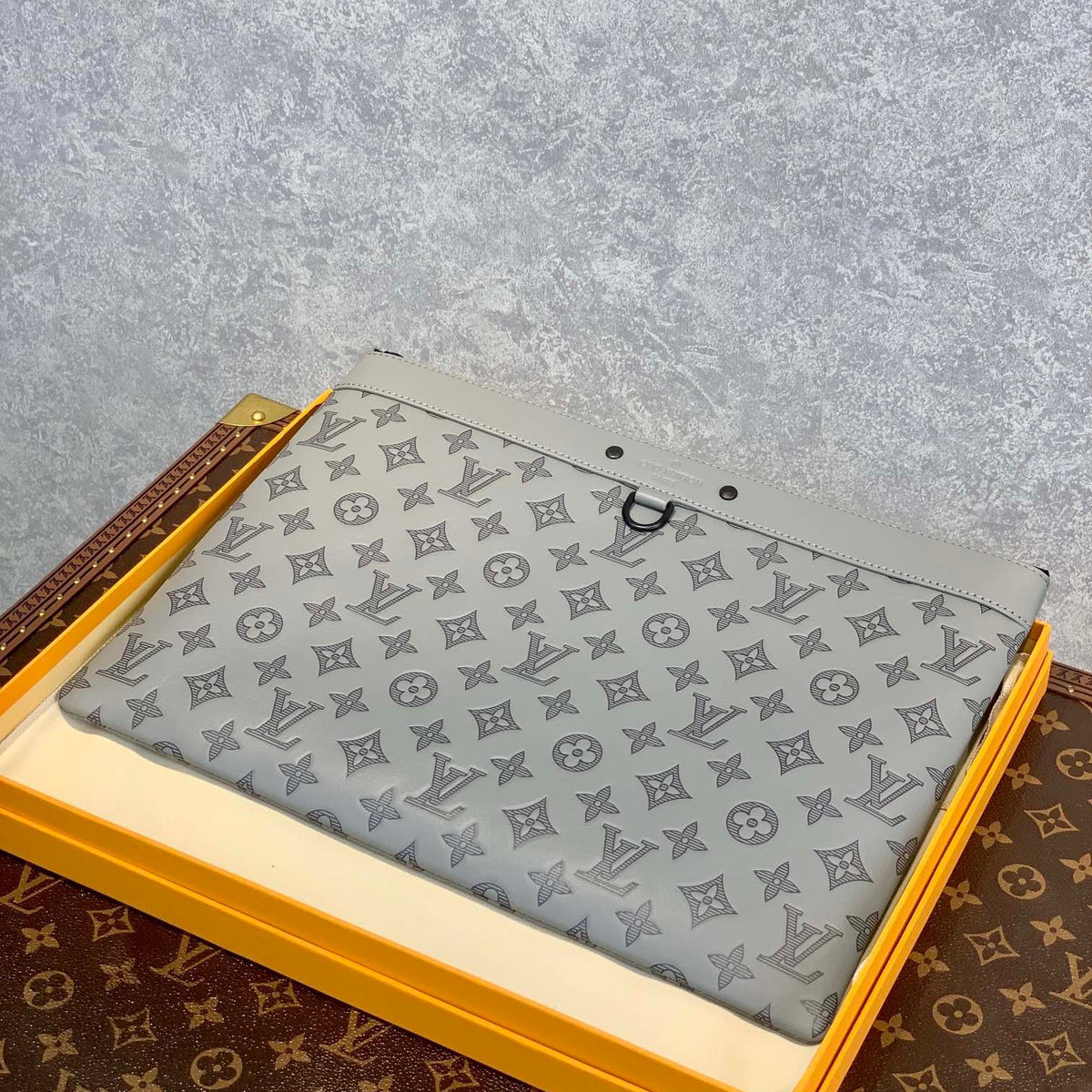 LOU DISCOVERY POCHETTE