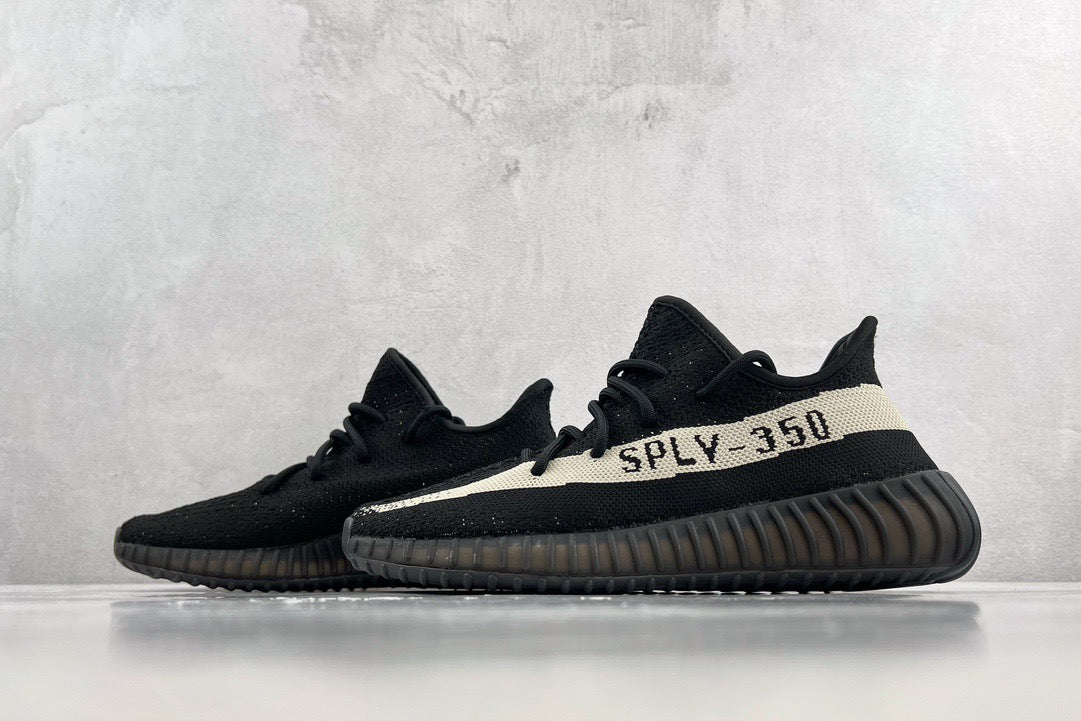 YEEZY BOOST 350 V2
