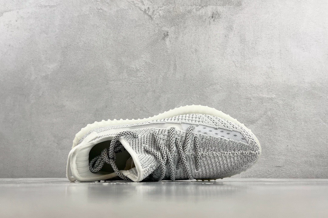 YEEZY BOOST 350 V2