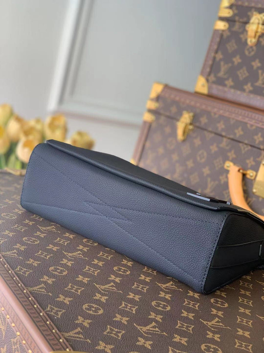 LOU AEROGRAM MESSENGER BAG