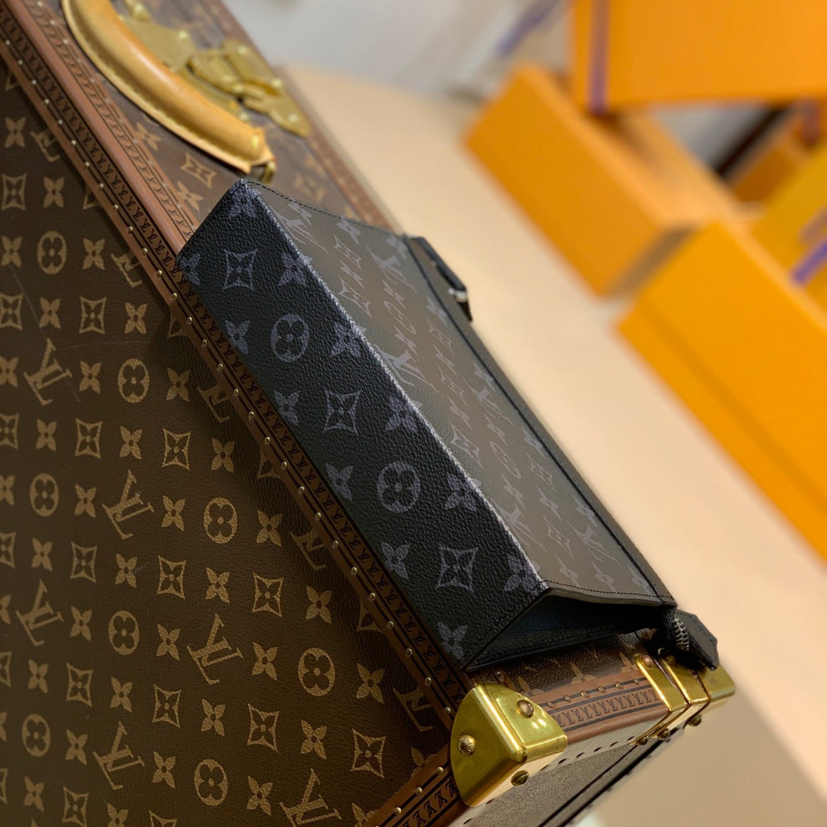 LOU GASTON WEARABLE WALLET