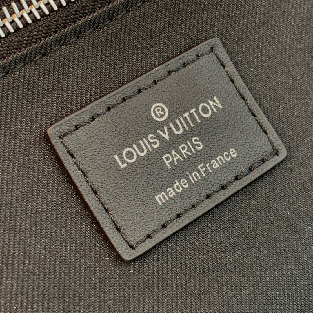 LOU TOILETRY POUCH
