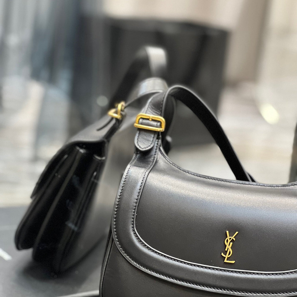SL CHARLIE MEDIUM SHOULDER BAG