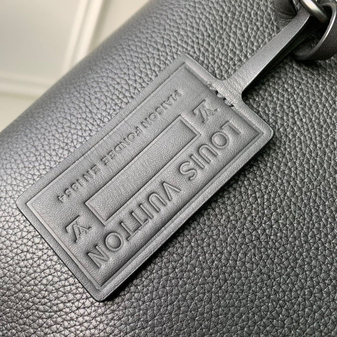 LOU TAKEOFF POUCH
