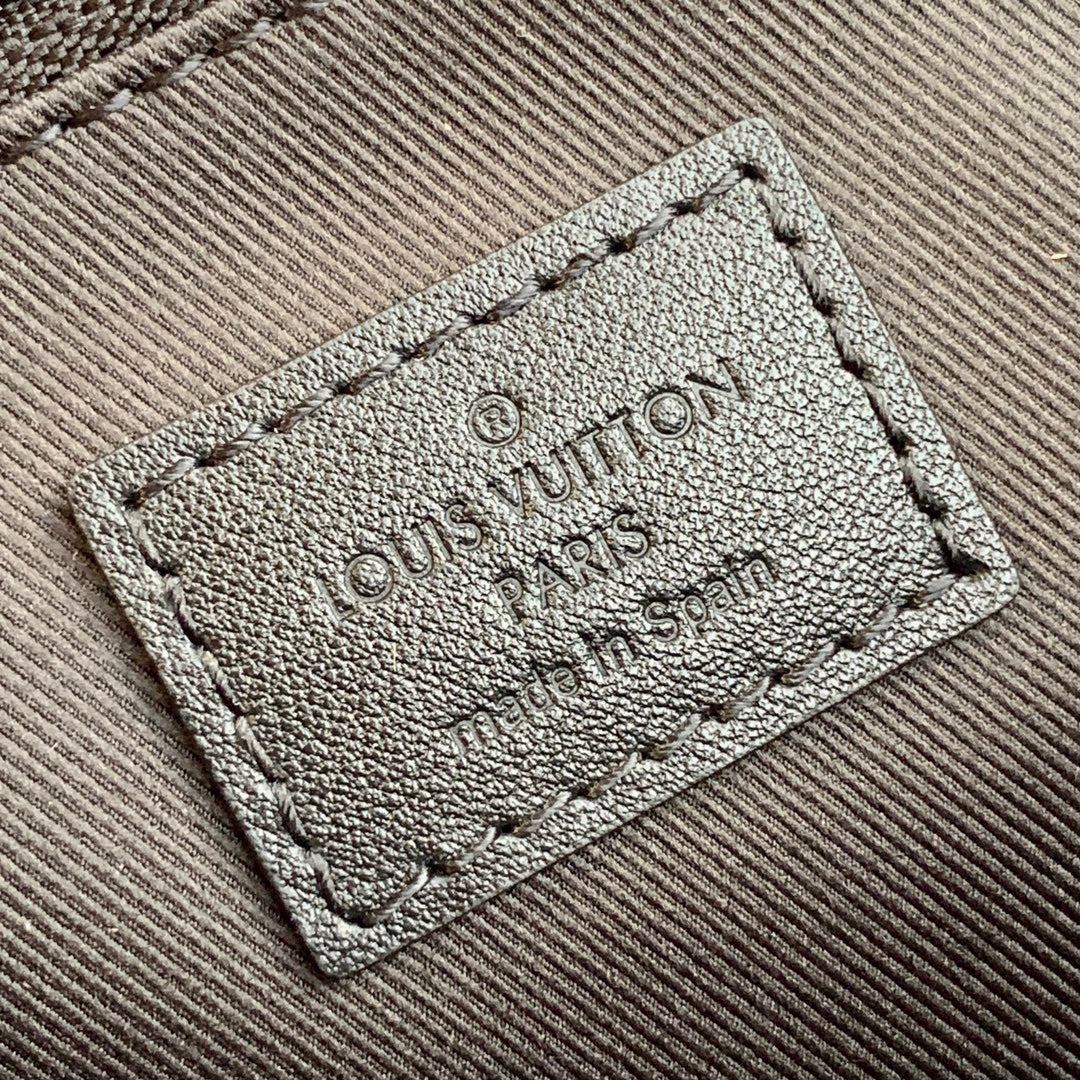 LOU S LOCK SLING BAG