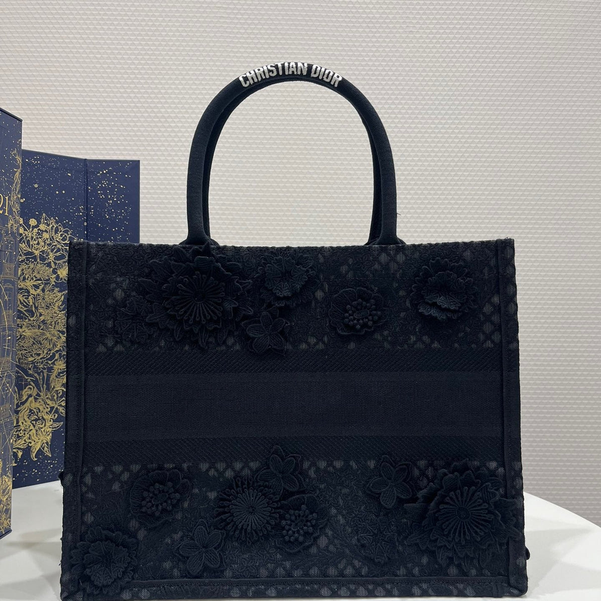 CD MEDIUM BOOK TOTE BAG