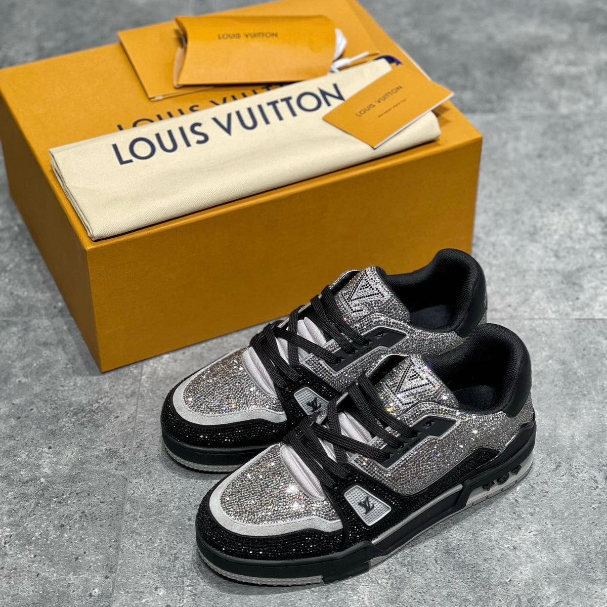 LOU TRAINERS