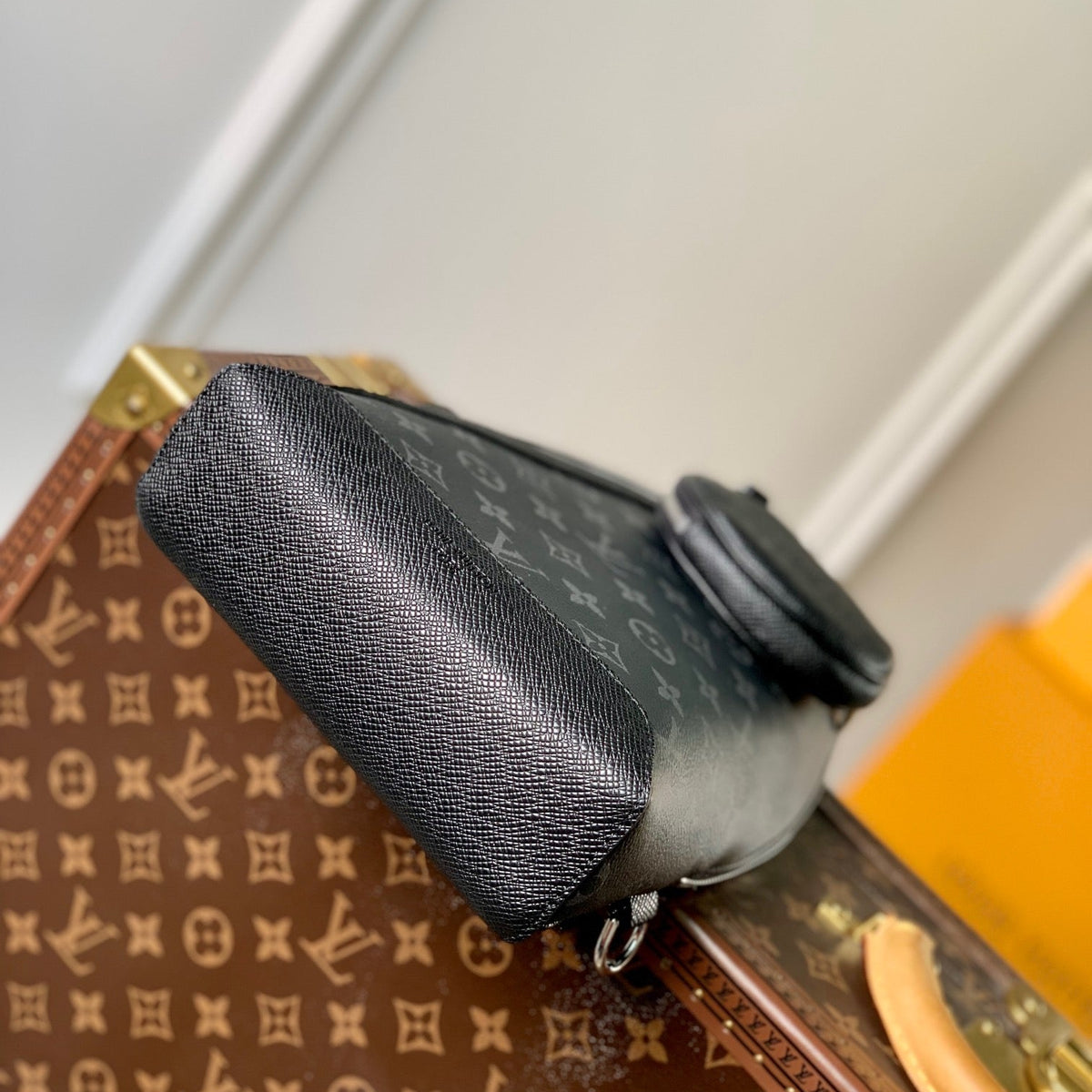 LOU DUO SLING BAG