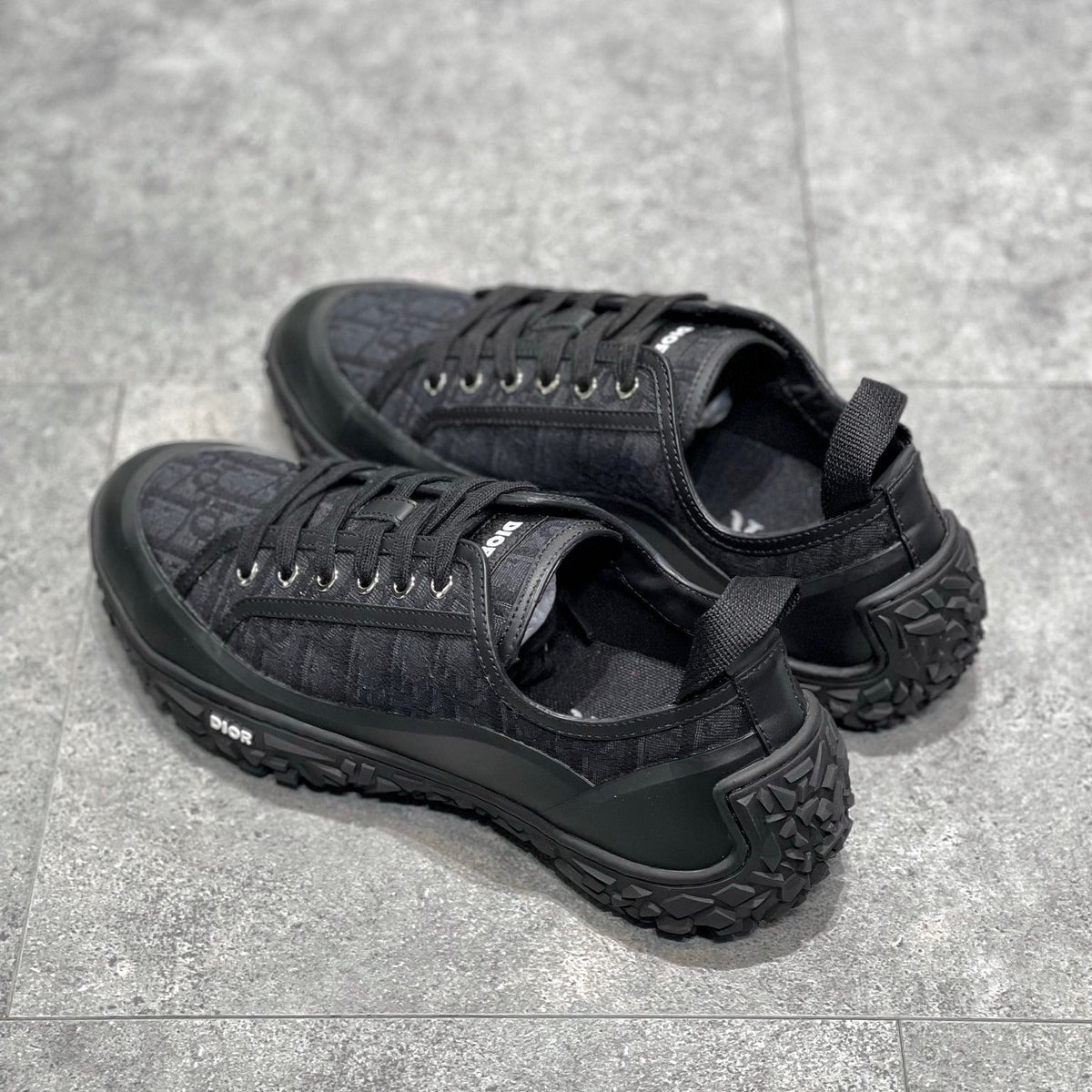 CD B28 SNEAKERS