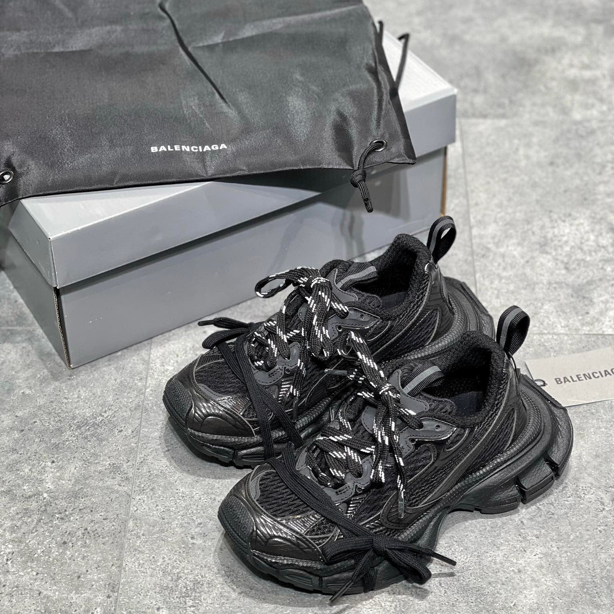 BAL 3XL TRAINERS