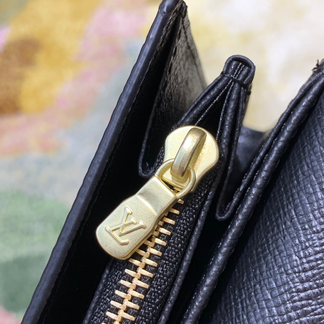 LOU SARAH WALLET
