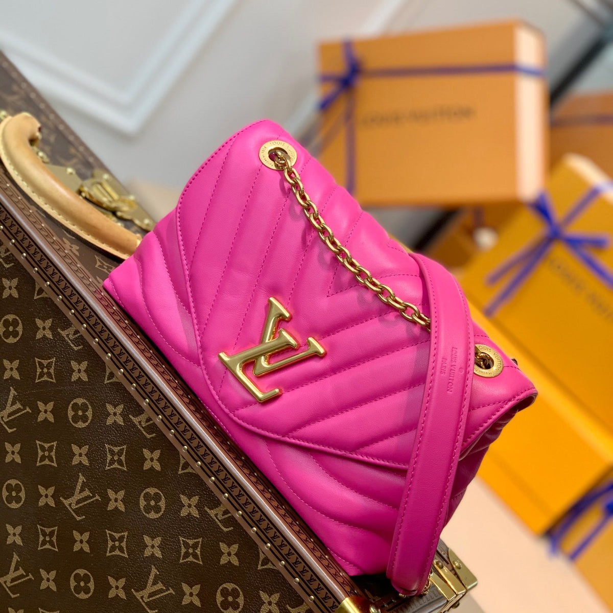 LOU NEW WAVE CHAIN BAG