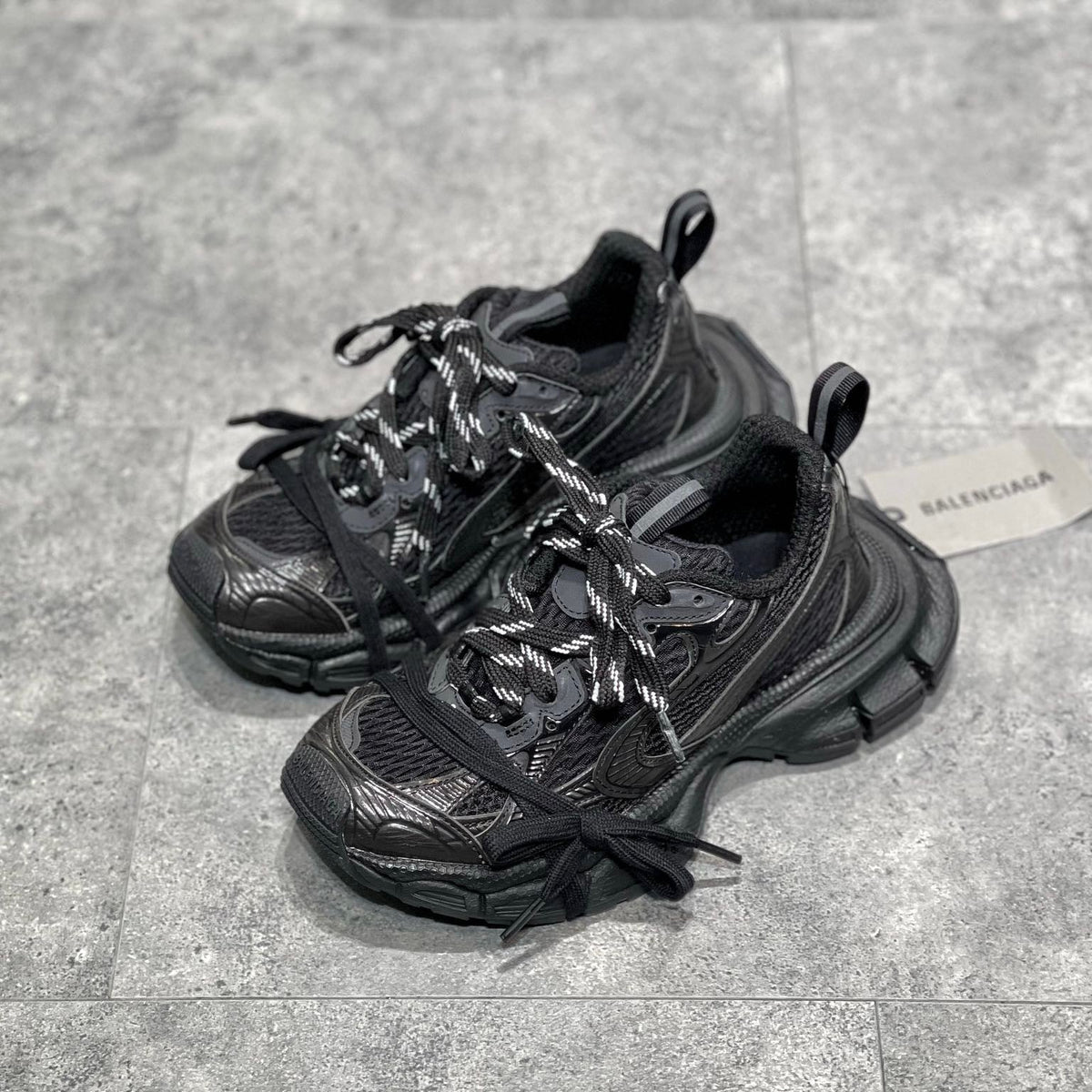 BAL 3XL TRAINERS