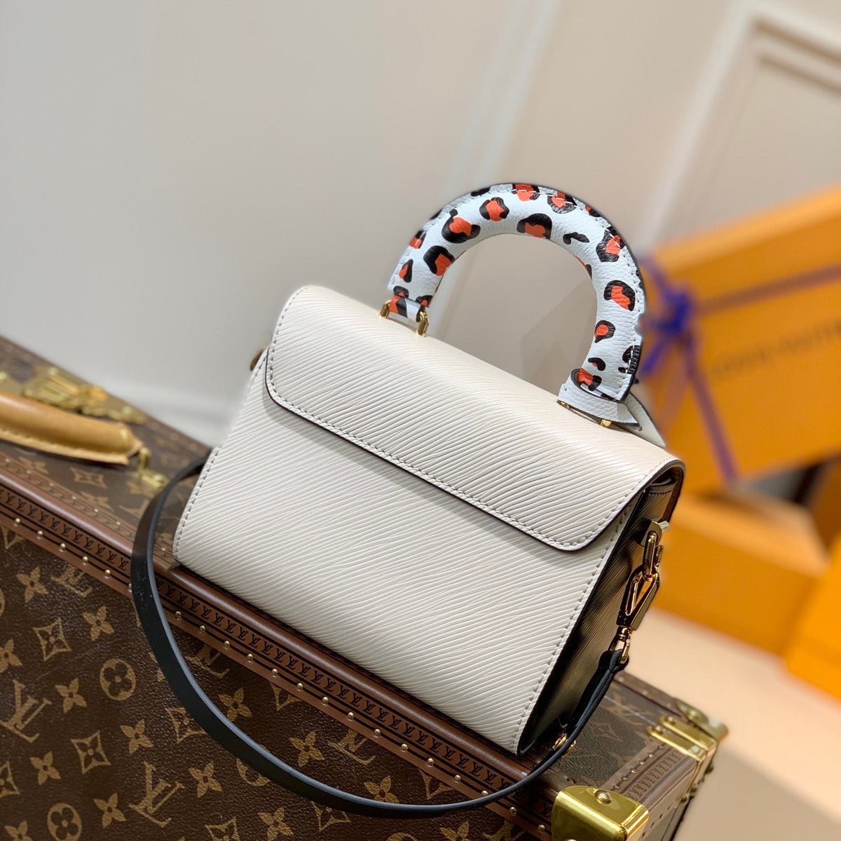 LOU TWIST PM BAG