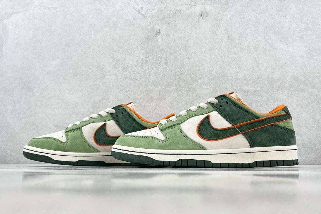 DUNK LOW x OTOMO KATUSHIRO