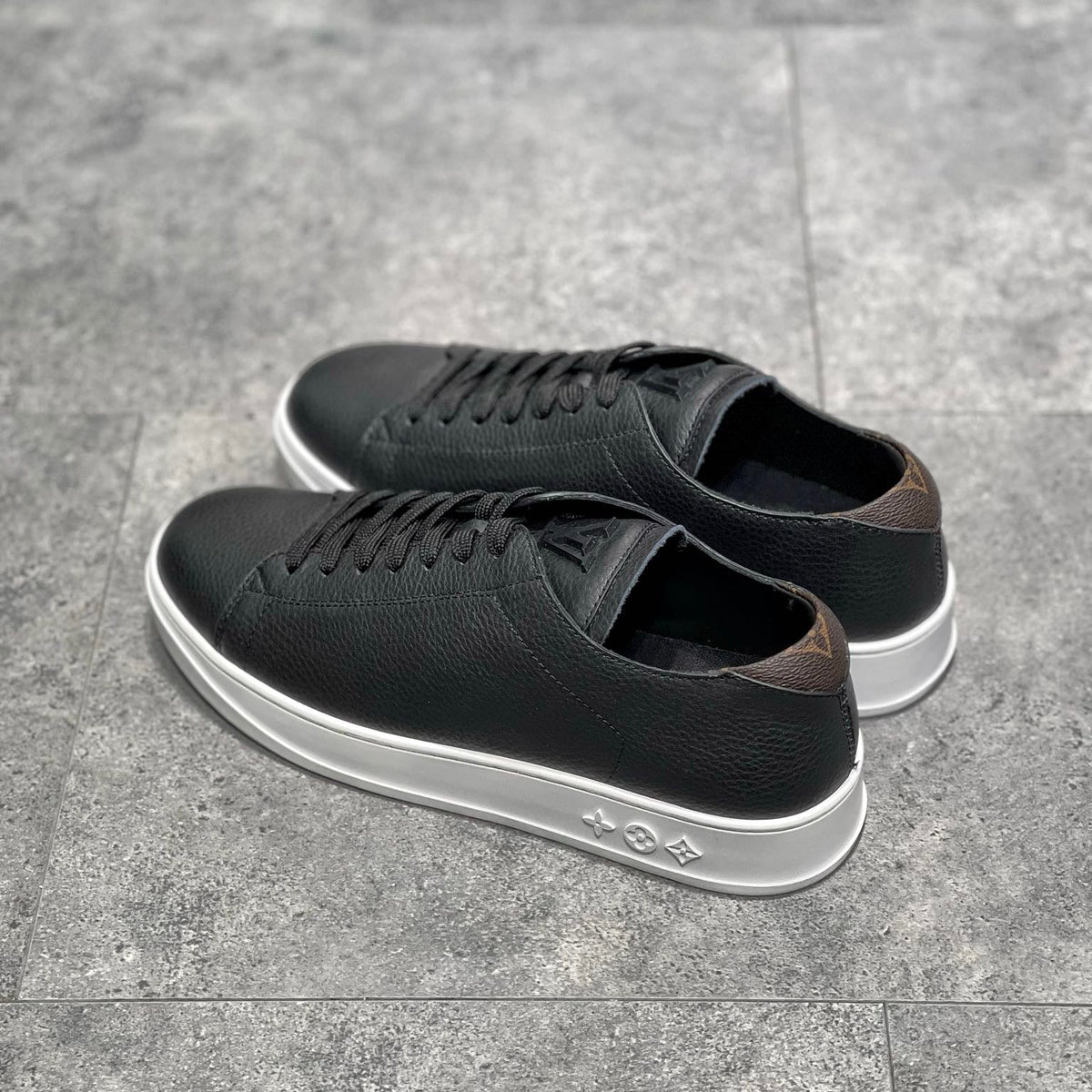 LOU RESORT TRAINERS