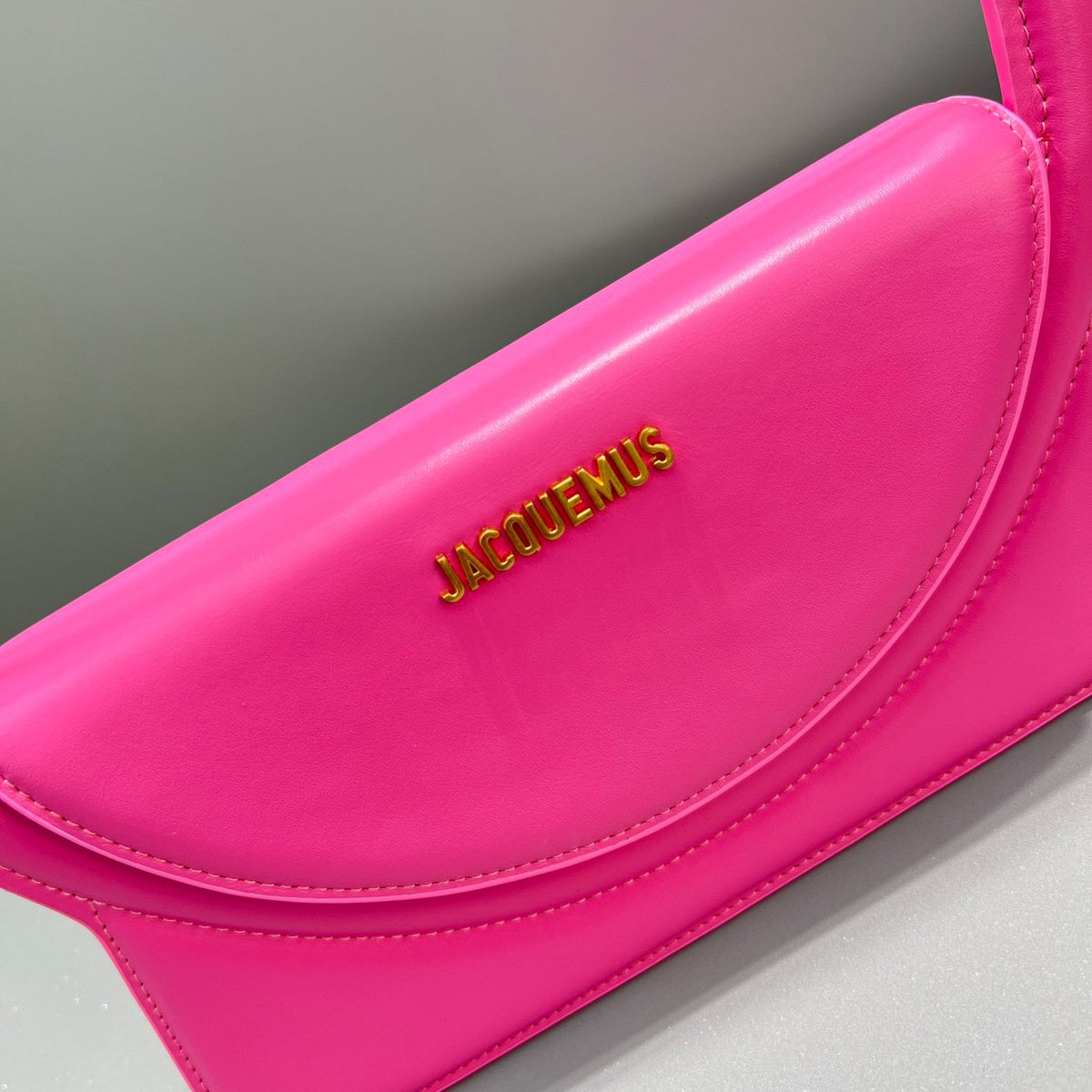 JACQ LE SAC ROND BAG