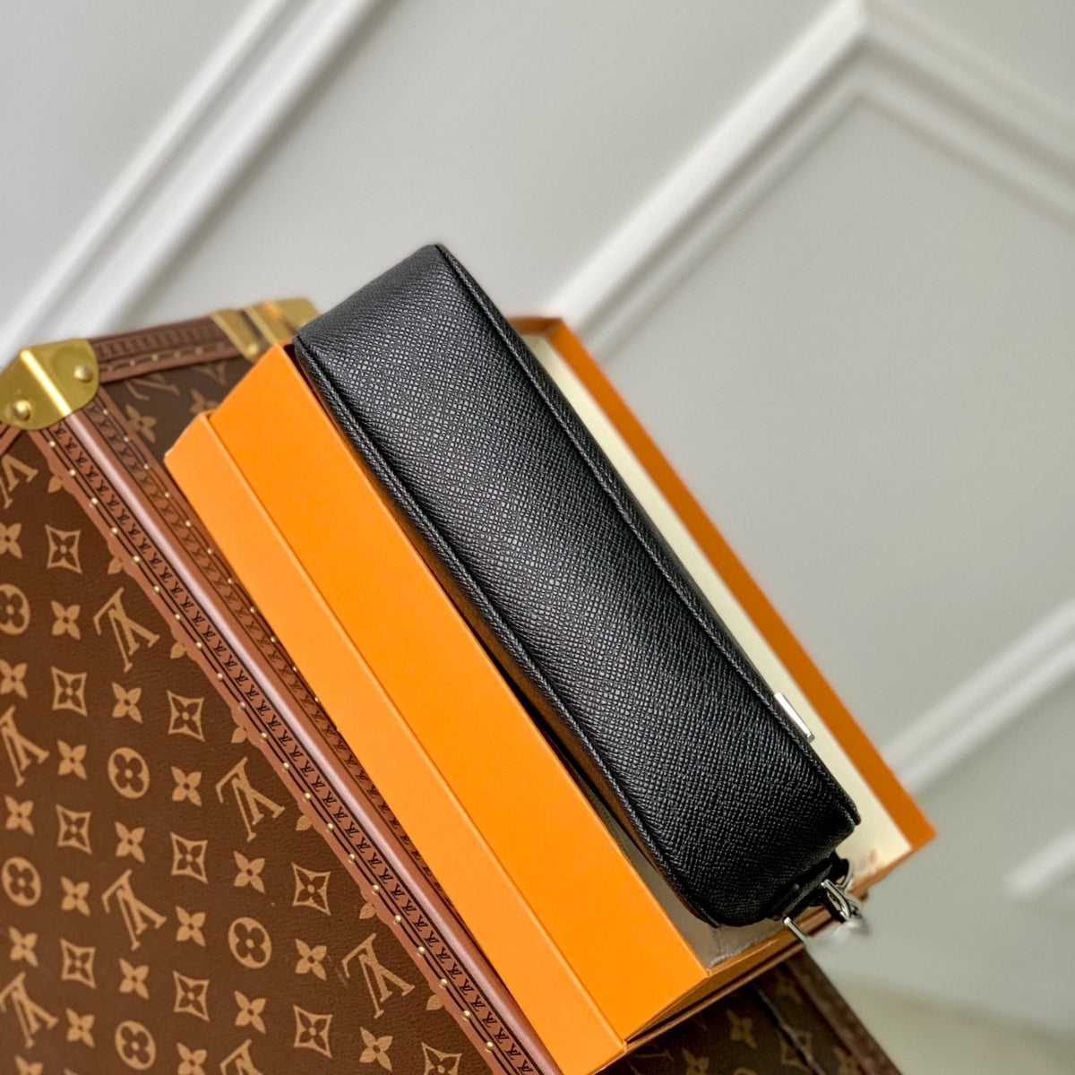 LOU POCHETTE KASAI