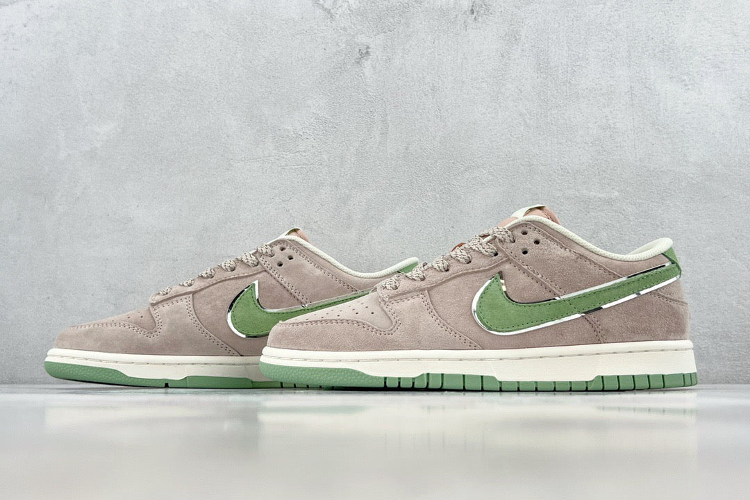 DUNK LOW x OTOMO KATUSHIRO