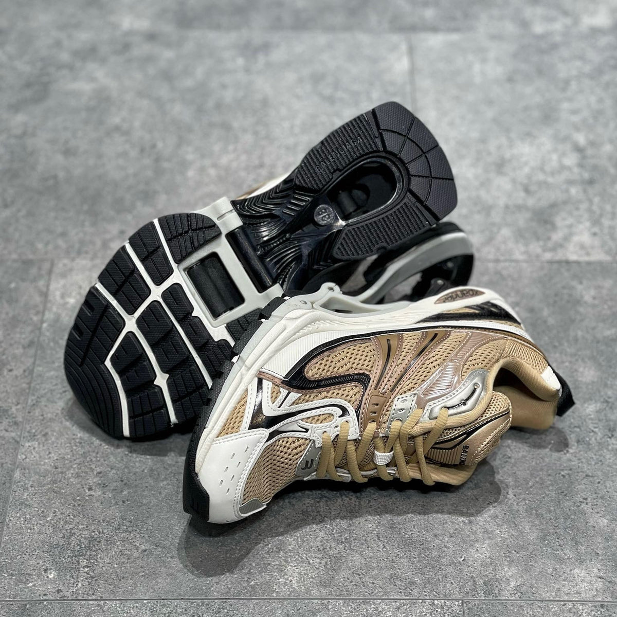 BAL X-PANDER TRAINERS