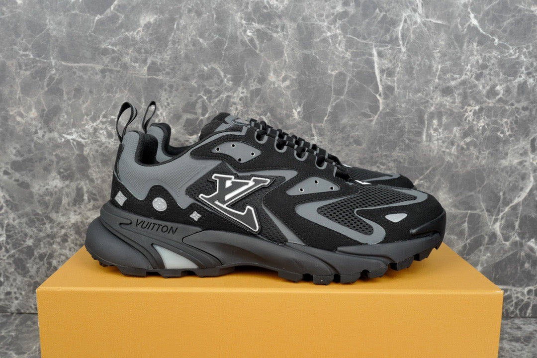 LOU RUNNER TATIC