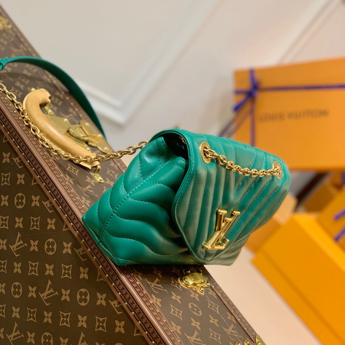 LOU NEW WAVE CHAIN BAG