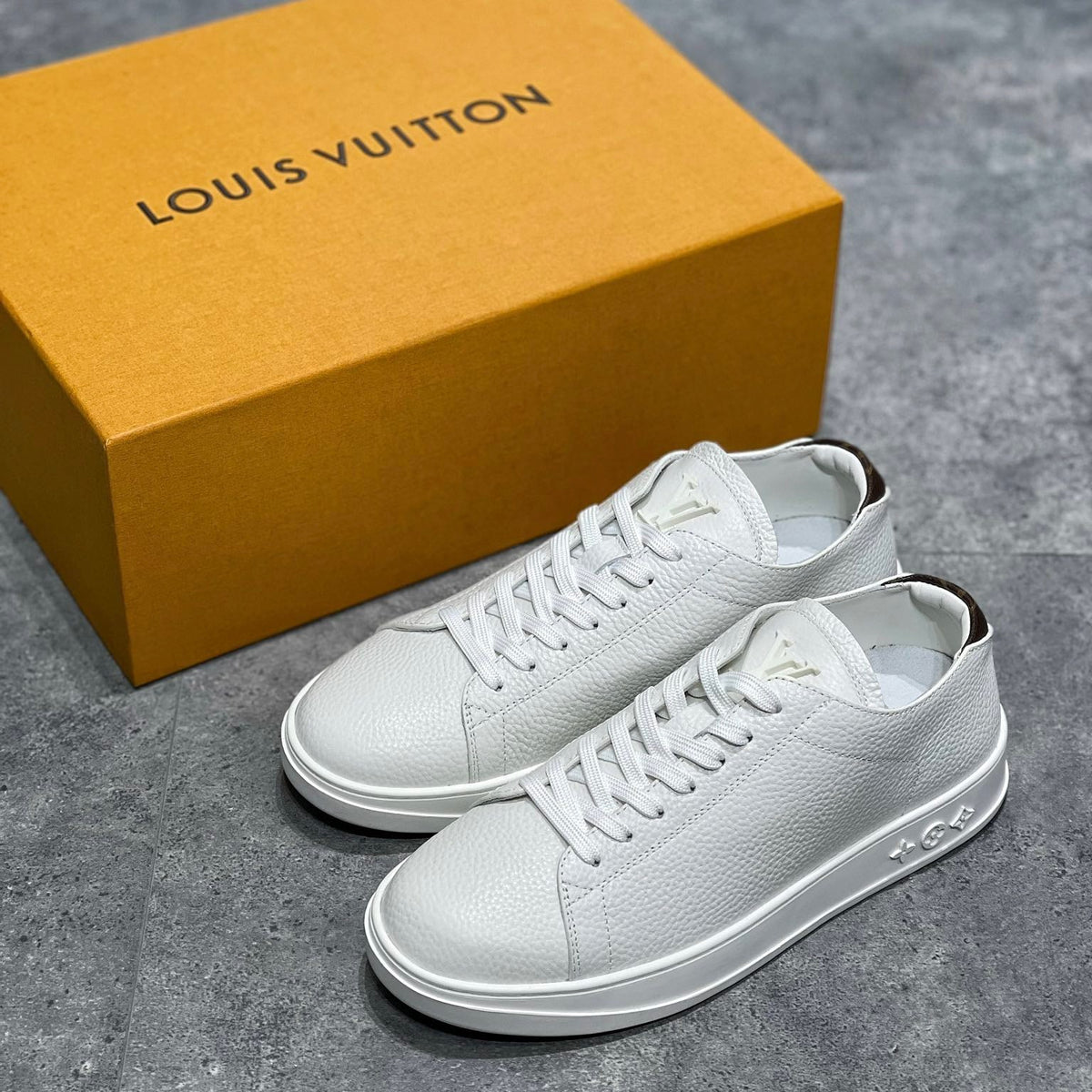 LOU RESORT TRAINERS