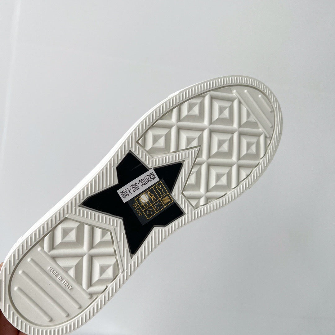 CD WALKN SNEAKER