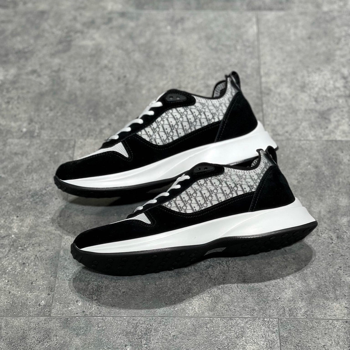 CD B25 SNEAKERS