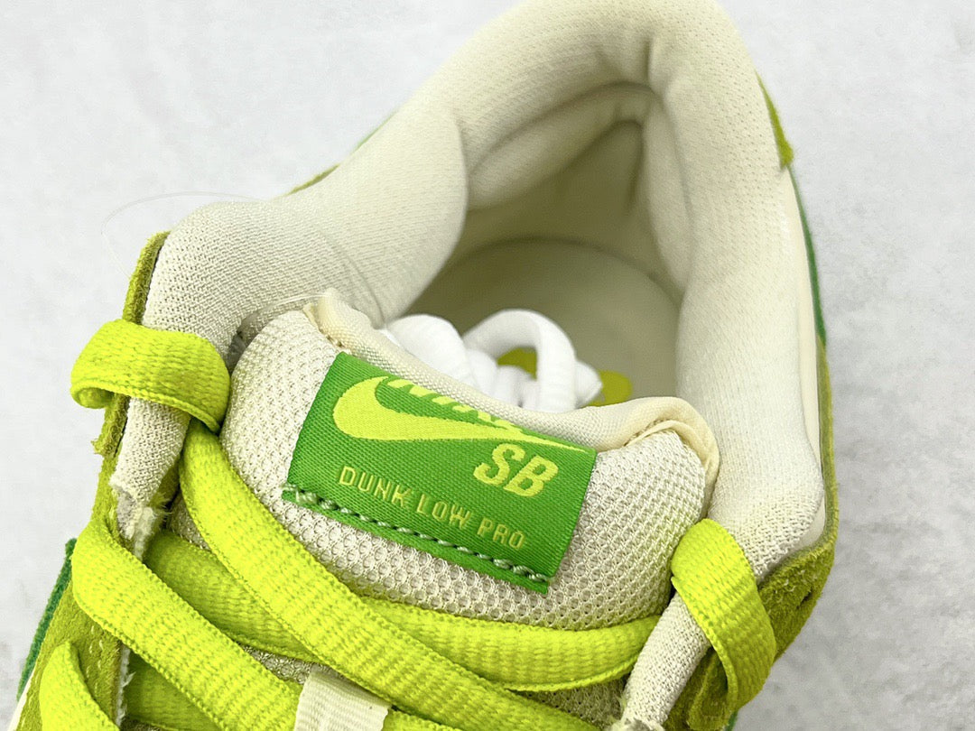 DUNK LOW GREEN APPLE