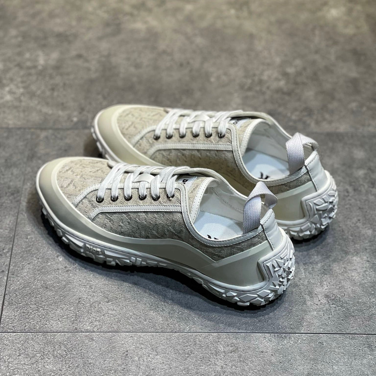 CD B28 SNEAKERS