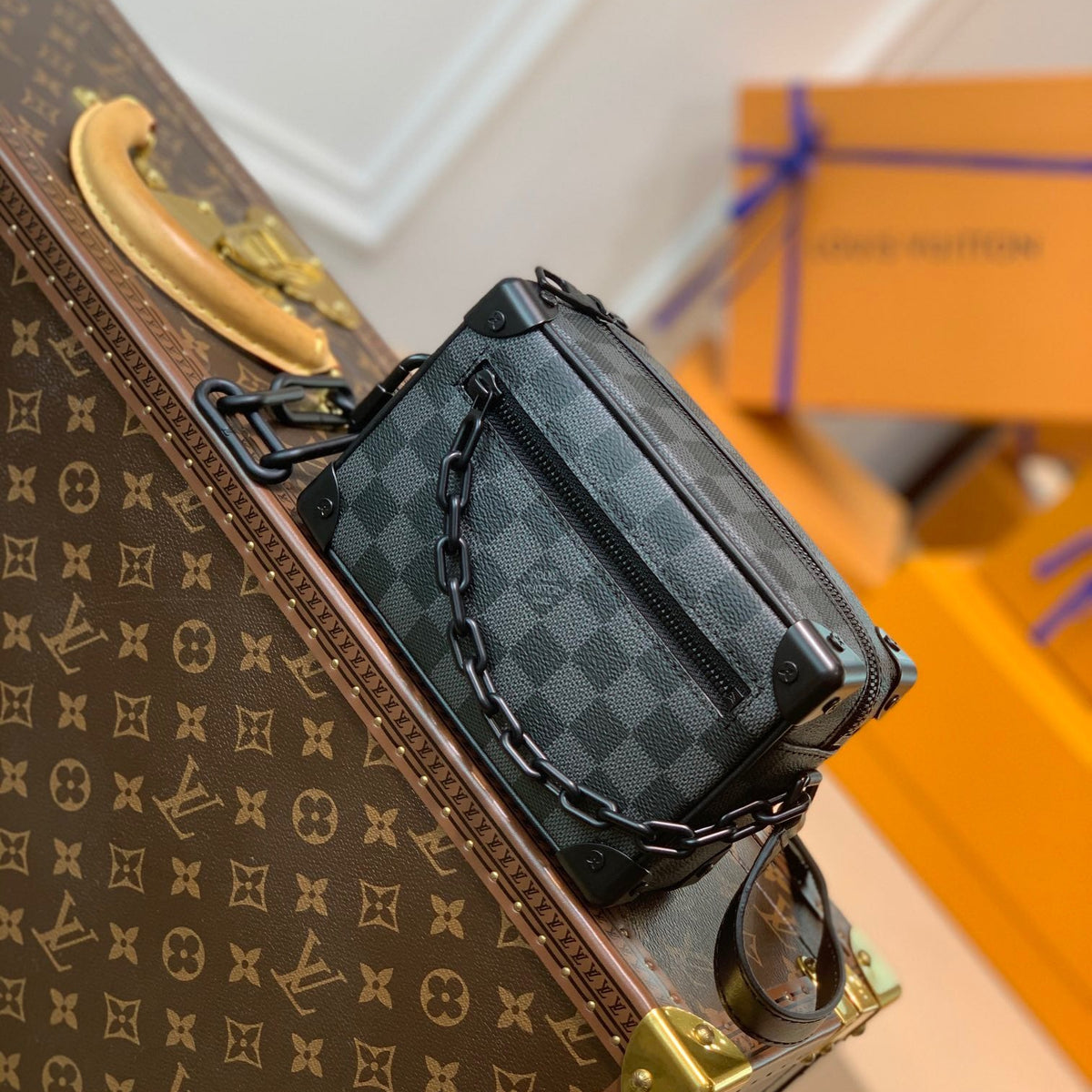 LOU SOFT TRUNK BAG