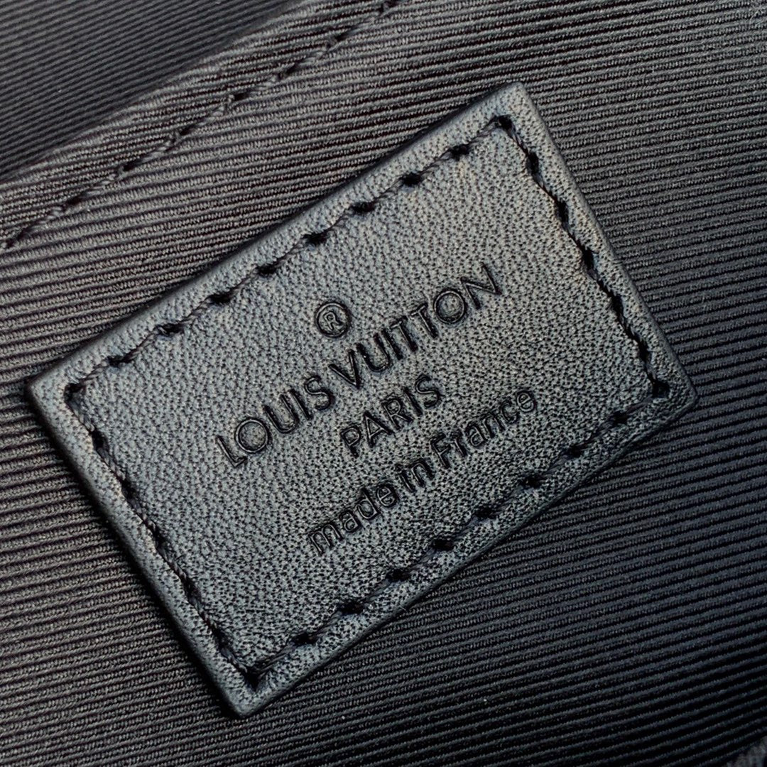 LOU TRUNK MESSENGER BAG